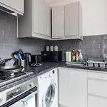 Beautiful 1-Bed Apartment In London Lewisham